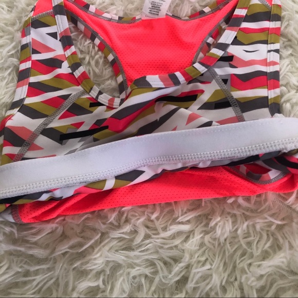 Fabletics Doon geometrical sport bra - Picture 5 of 7